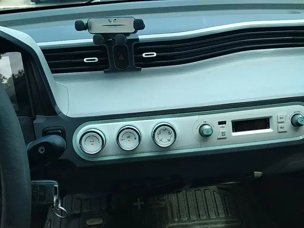 Wuling MINIEV — миниатюра 13