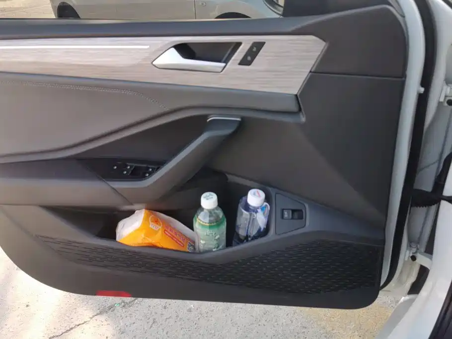 Volkswagen Sagitar — миниатюра 7