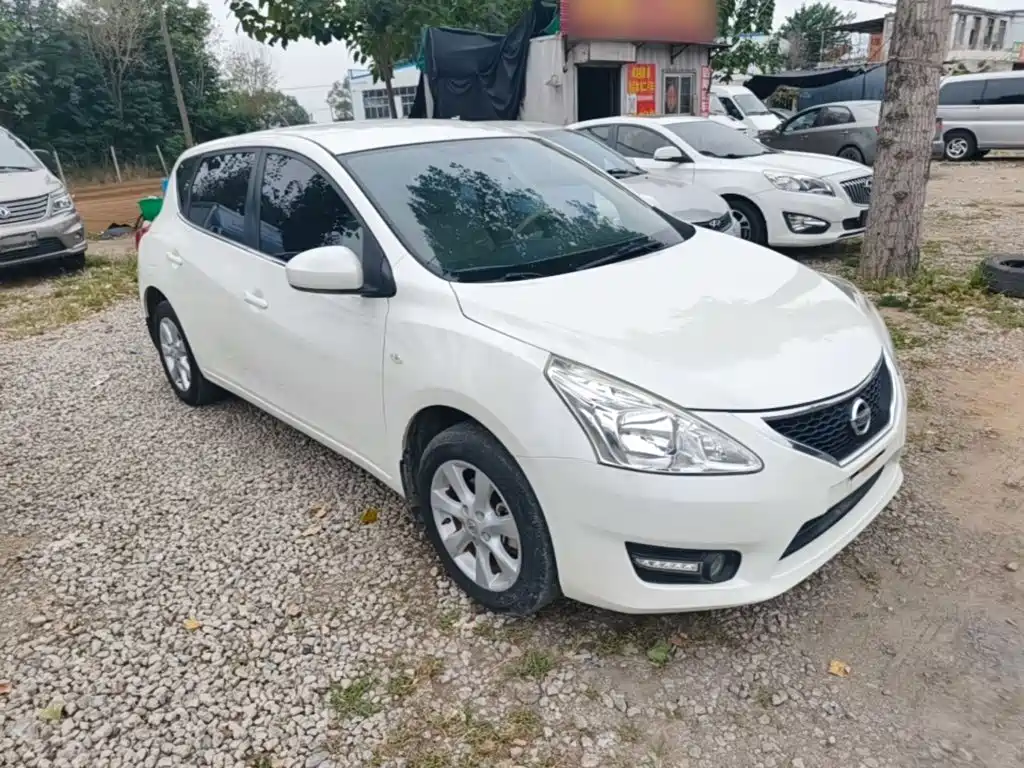 Nissan Tiida — миниатюра 4