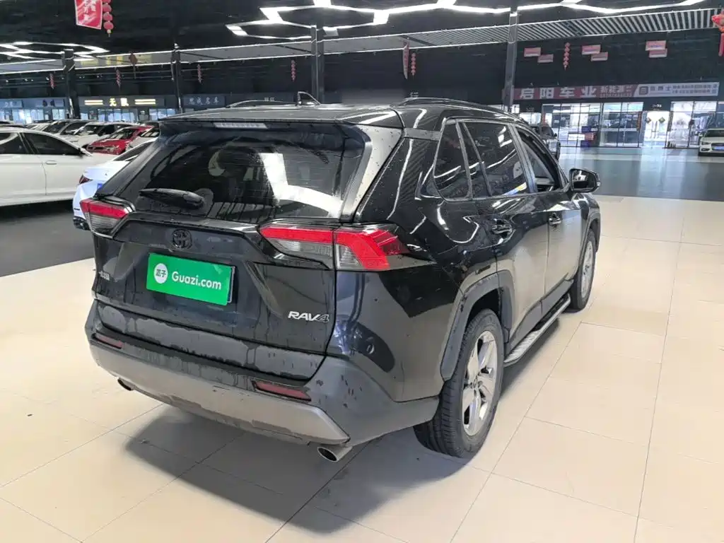 Toyota RAV4 — миниатюра 7