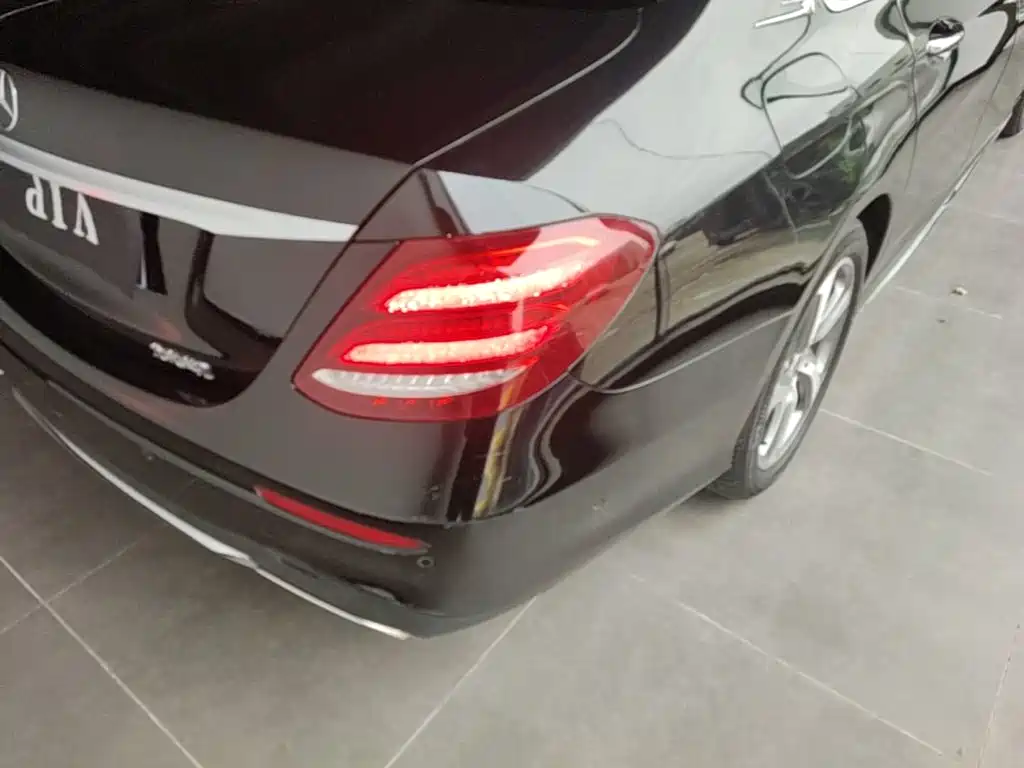 Mercedes-Benz E-Class — миниатюра 8