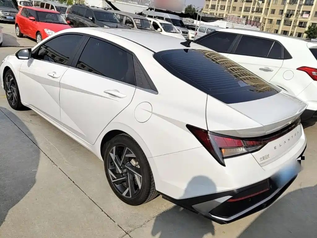 Hyundai Elantra — миниатюра 5