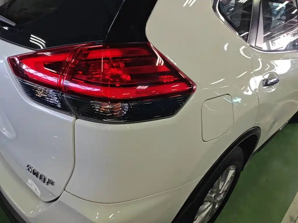 Nissan X-Trail — миниатюра 8