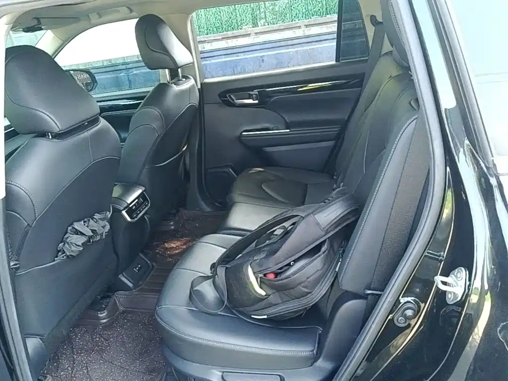 Toyota Highlander — миниатюра 17
