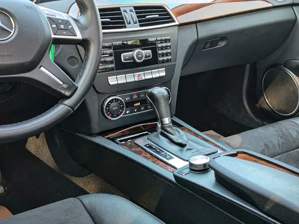Mercedes-Benz C-Class — миниатюра 8