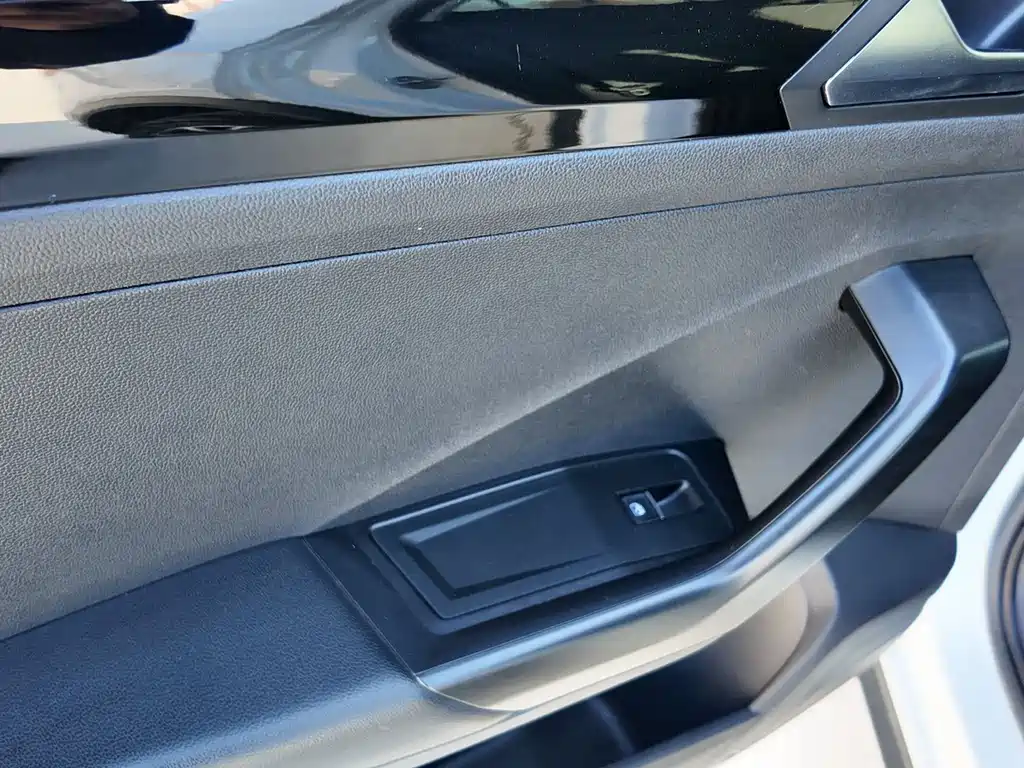 VOLKSWAGEN T ROC EXPLORING SONGS