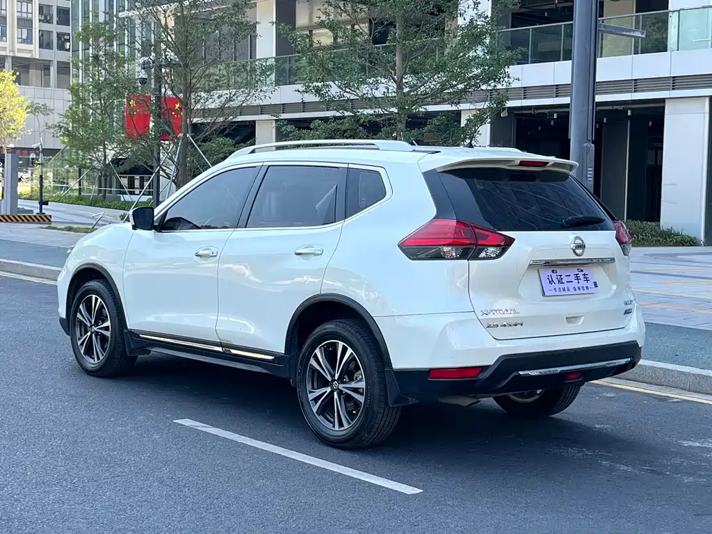 Nissan X-Trail — миниатюра 4
