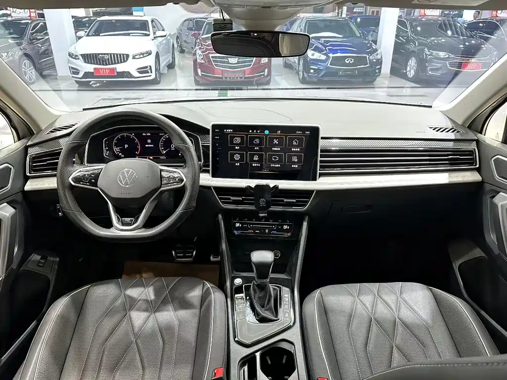 Volkswagen Tiguan L — миниатюра 6