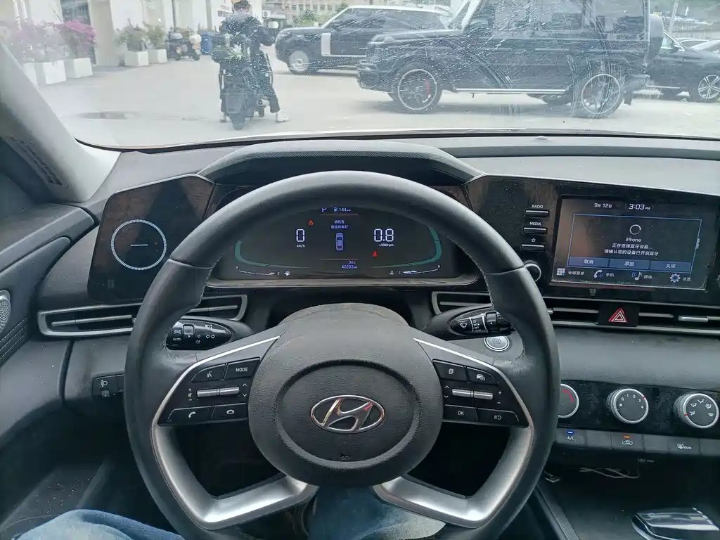 Hyundai Elantra — миниатюра 23