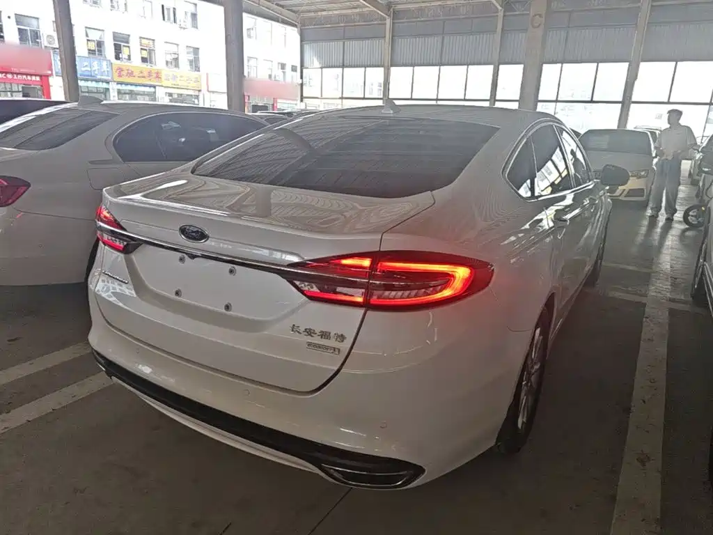 Ford Mondeo — миниатюра 7