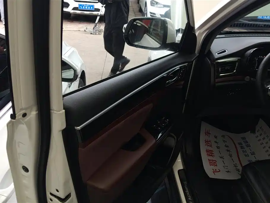GAC GS8 2017 320T Luxury Smart Connect ( мест)