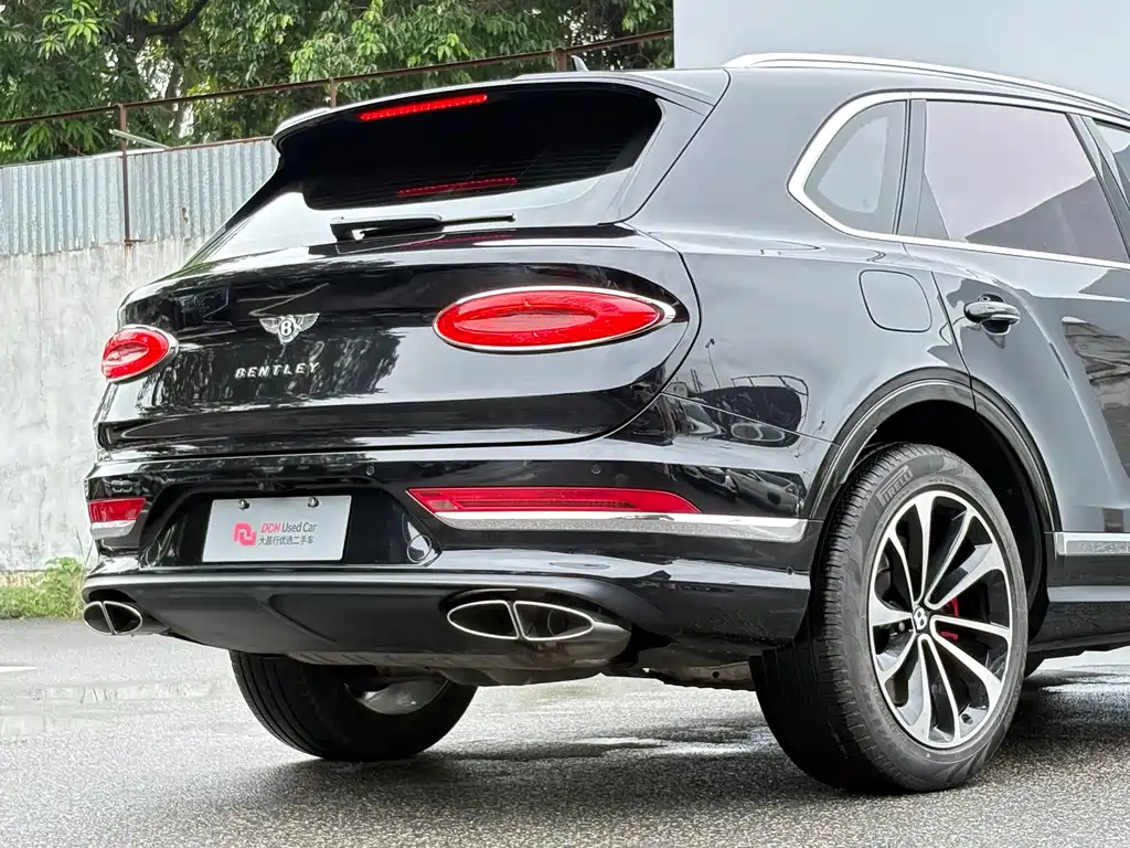 Bentley Bentayga — миниатюра 23