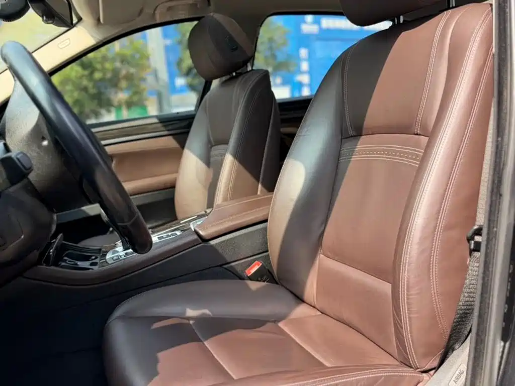 BMW 5 Series — миниатюра 6