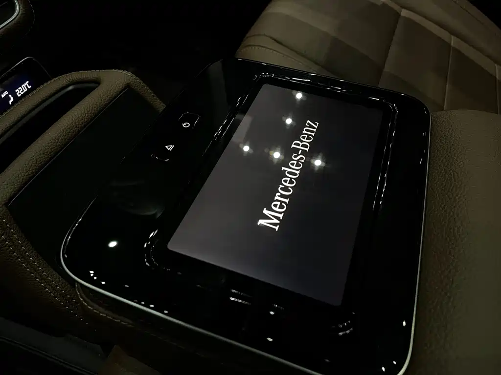 Mercedes-Benz GLE (Import) — миниатюра 12