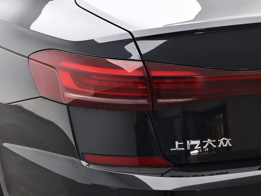 Volkswagen Passat 1.4 л 2025 г. Чёрный, пробег 48200 км