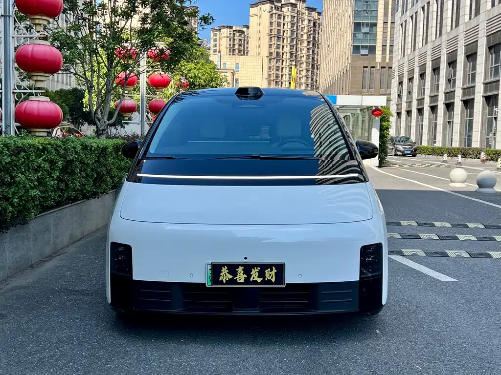 Li Auto Li MEGA — миниатюра 2