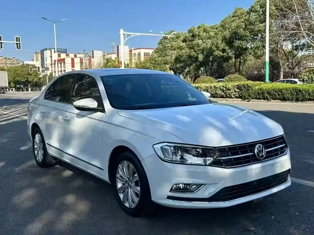 Volkswagen Bora — миниатюра 3