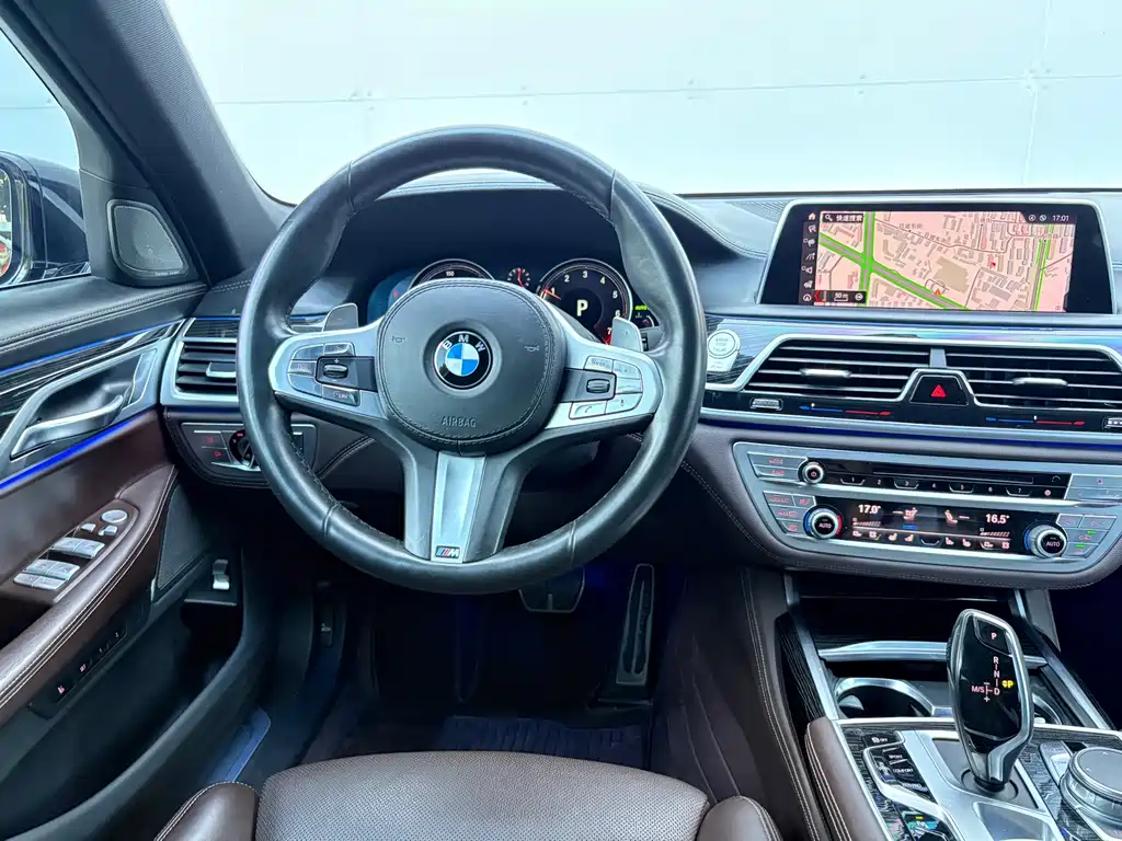 BMW 7 Series — миниатюра 23