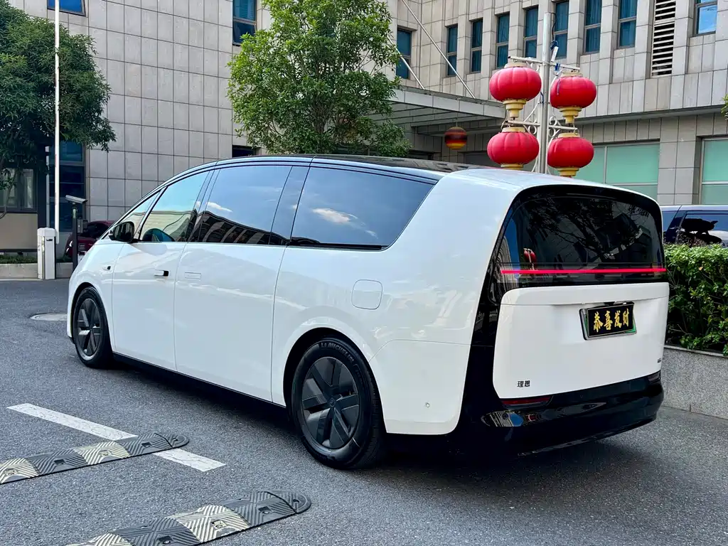 Li Auto Li MEGA — миниатюра 6