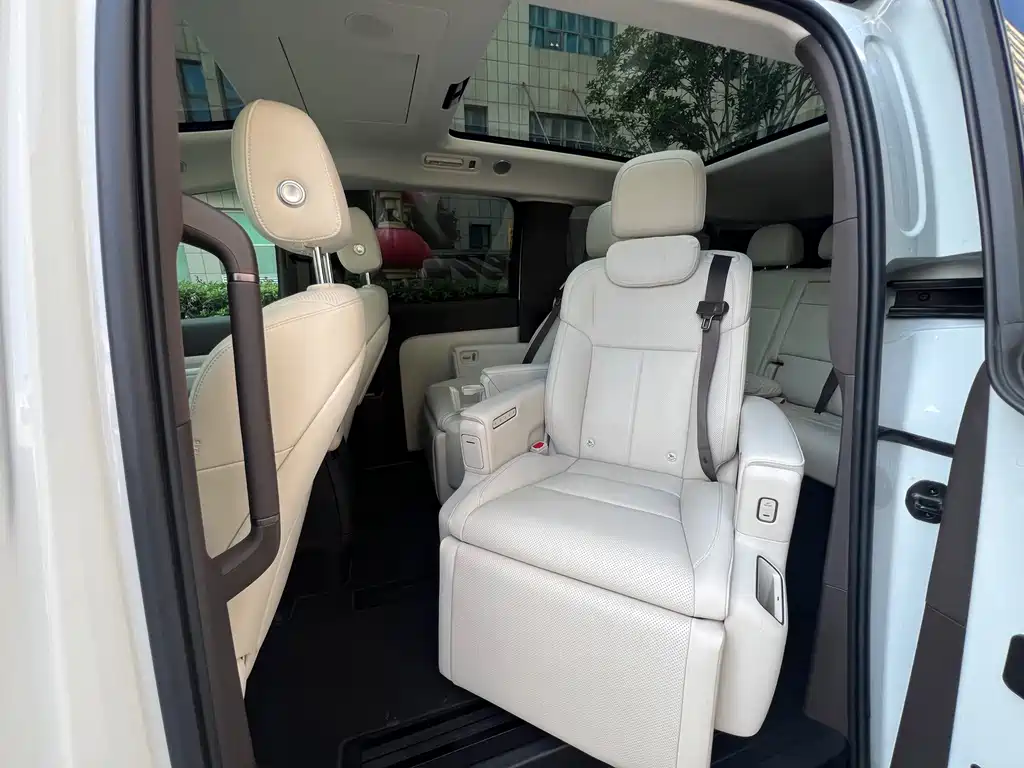 Li Auto Li MEGA — миниатюра 16