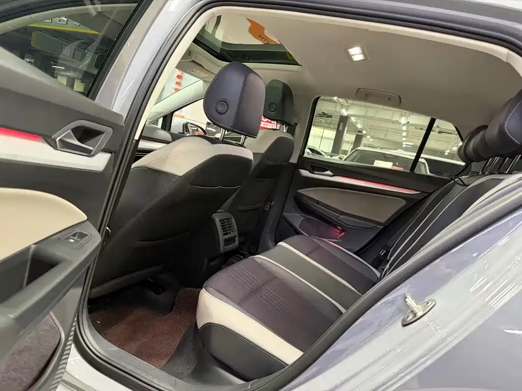 Volkswagen Golf — миниатюра 6