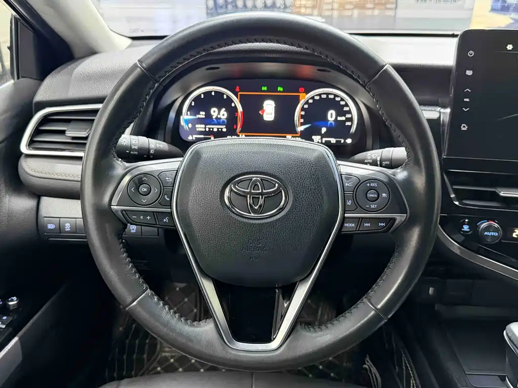 Toyota Camry 2021 2.5G Luxury