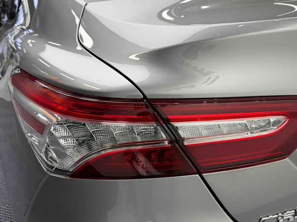 Toyota Camry 2021 2.5G Luxury
