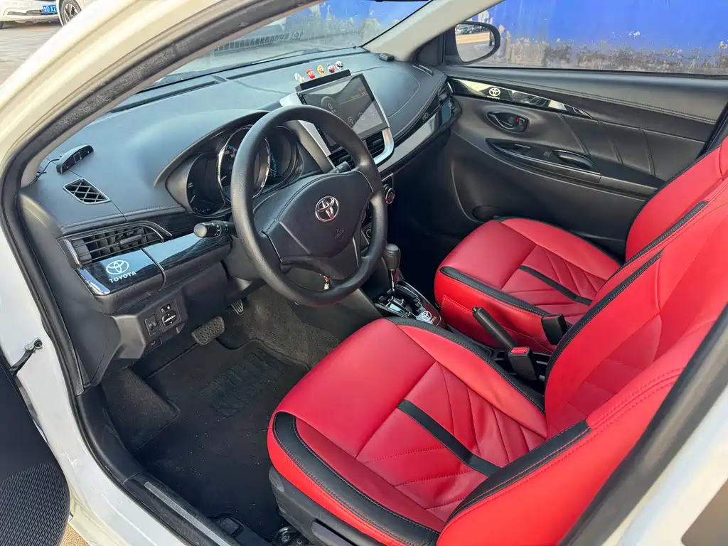 Toyota Yaris L — миниатюра 7