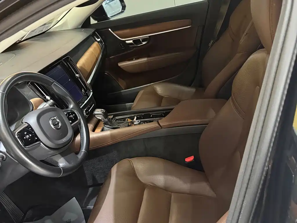 Volvo S90 — миниатюра 4