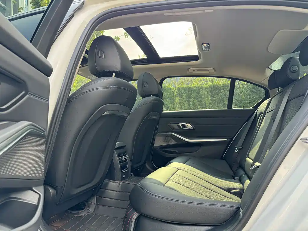 BMW i3 — миниатюра 12