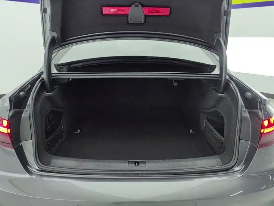 Audi A4L — миниатюра 4