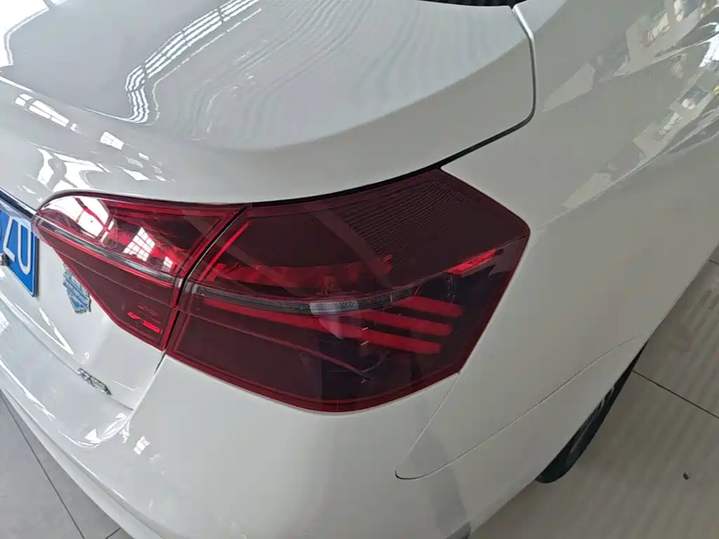 Geely Emgrand — миниатюра 8
