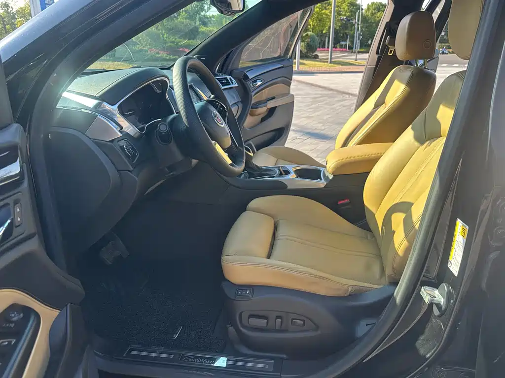 Cadillac SRX — миниатюра 14