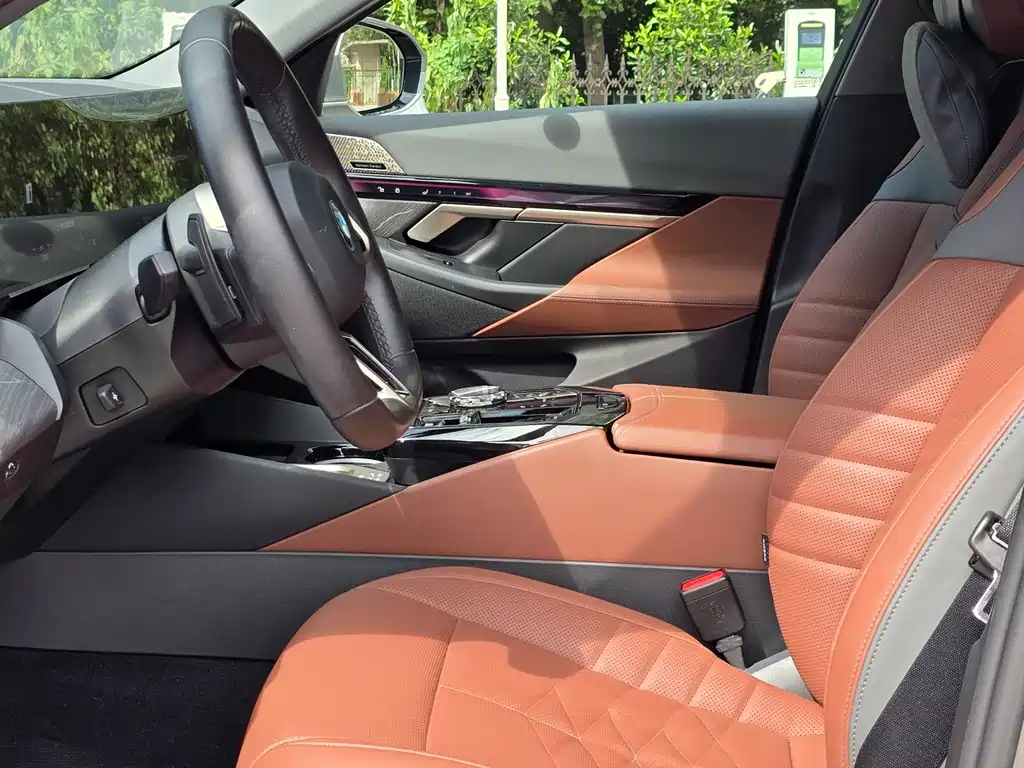 BMW i5 — миниатюра 7