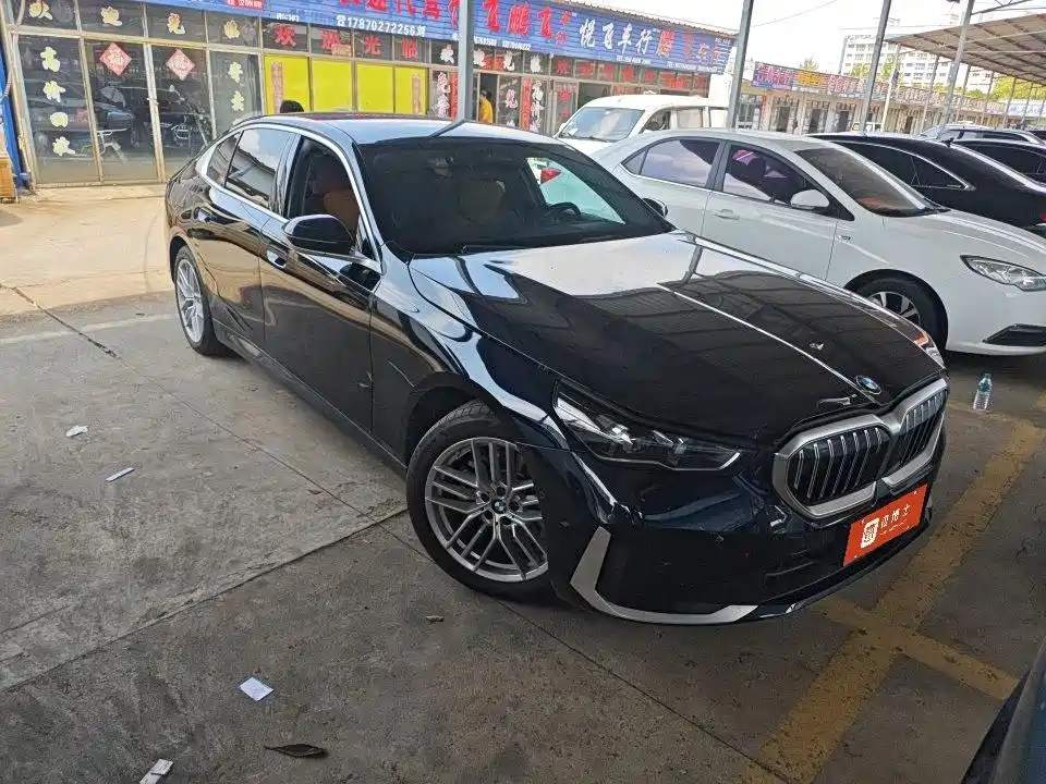 BMW 5 Series — миниатюра 4