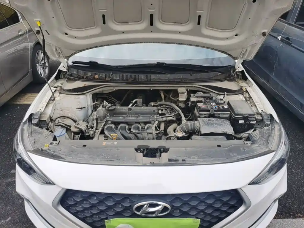 Hyundai Elantra — миниатюра 20