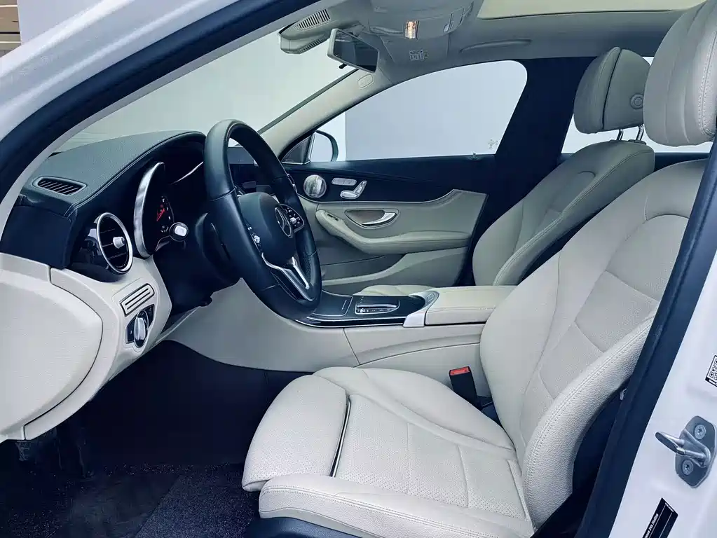 Mercedes-Benz C-Class — миниатюра 10