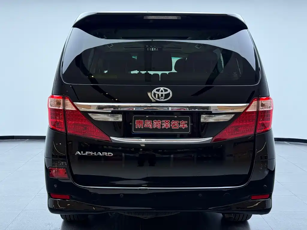 Toyota Alphard — миниатюра 14