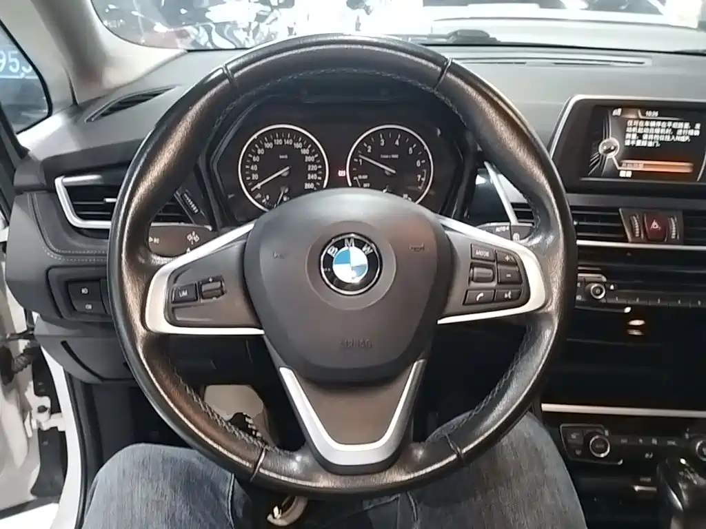 BMW 2 Series Active Tourer — миниатюра 11