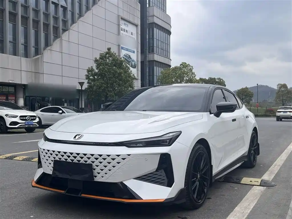 Changan UNI-V 2025