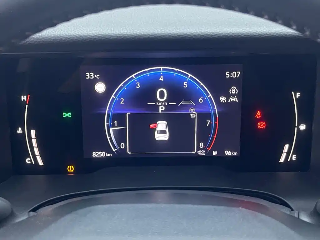 Toyota Camry — миниатюра 16