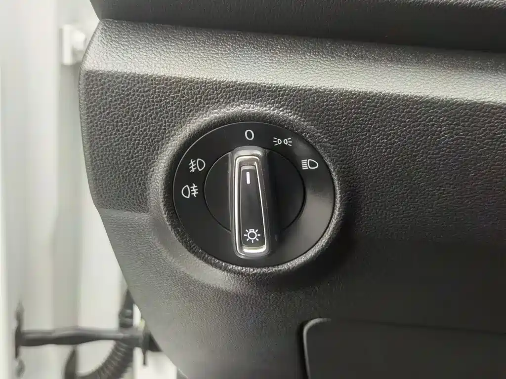 Volkswagen T-Roc — миниатюра 21