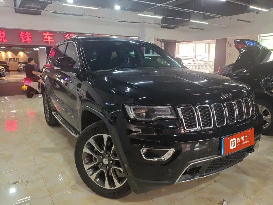 Jeep Grand Cherokee (Import) — миниатюра 5