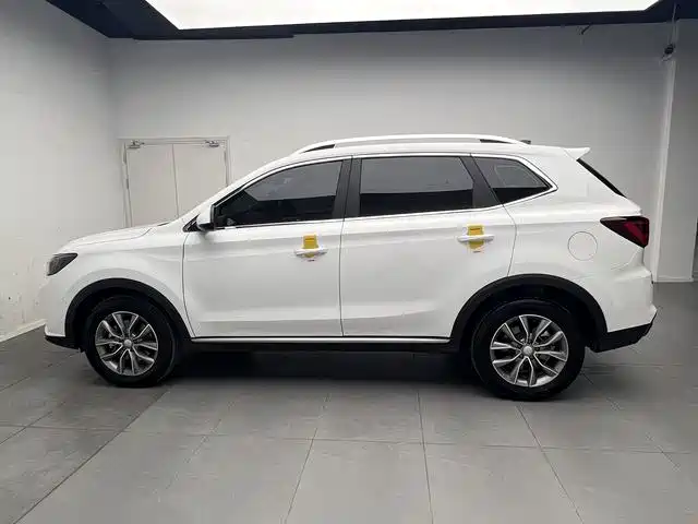 Roewe RX5 — миниатюра 8