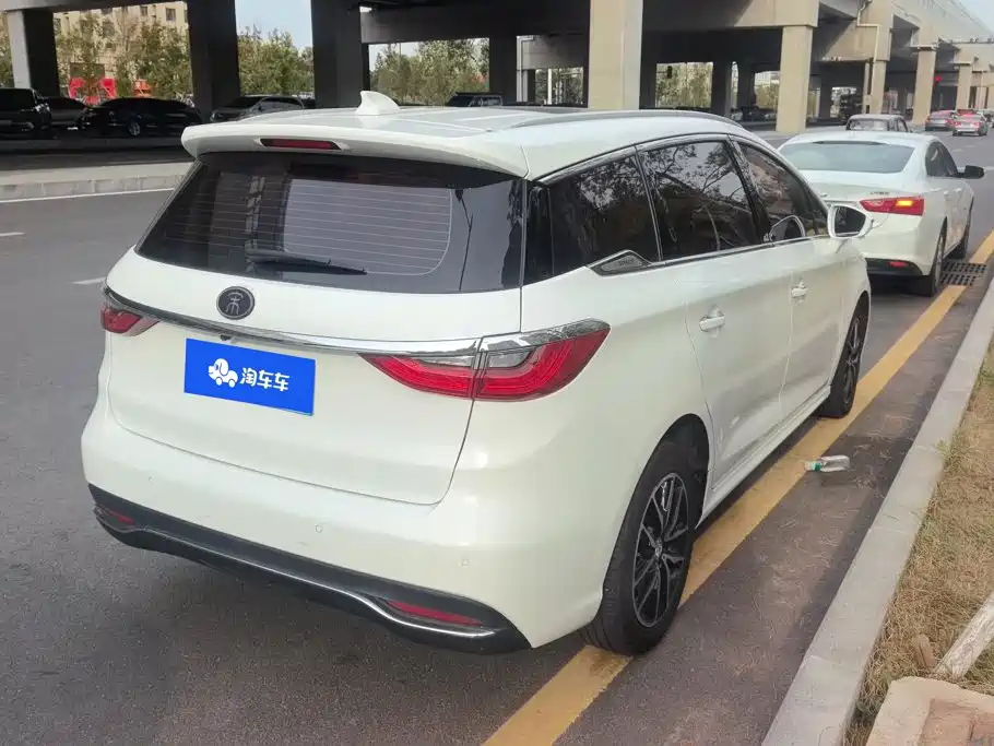 BYD MAX — миниатюра 2