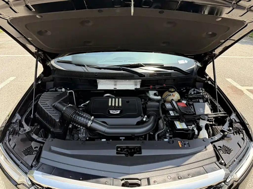 Cadillac XT6 2022 2.0T мест Luxury