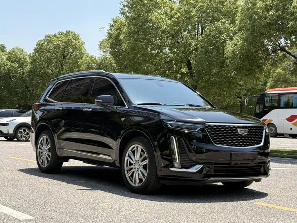 Cadillac XT6 2022 2.0T мест Luxury