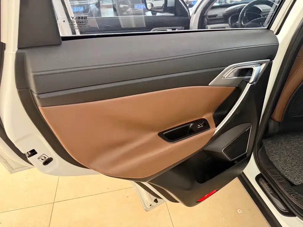 Geely Boyue — миниатюра 16