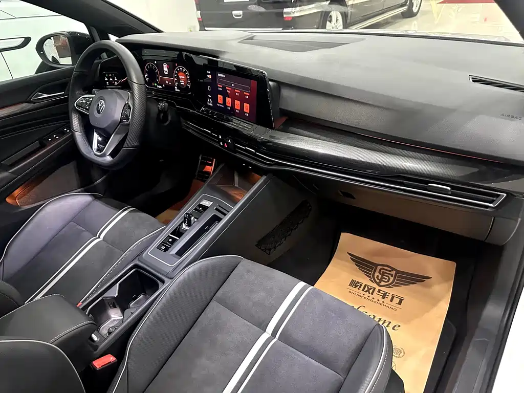 Volkswagen Golf — миниатюра 10