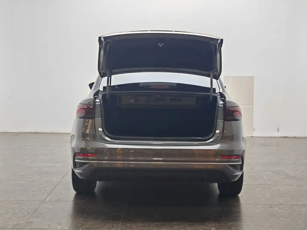 Geely Emgrand — миниатюра 12